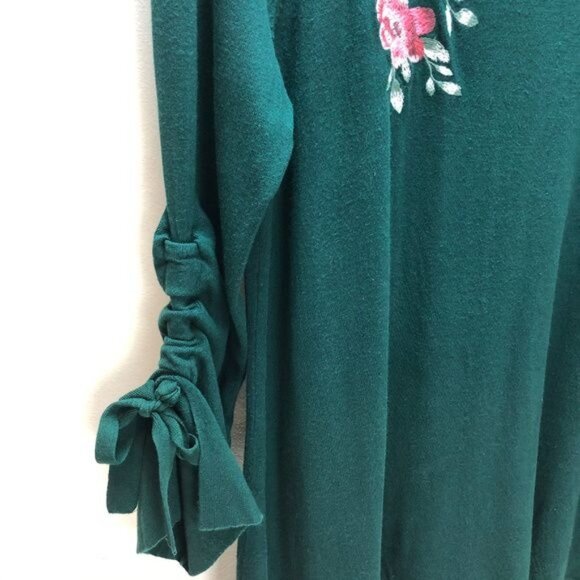 Monroe & Main Knitted Sweater Womens Size L Embroidered Roses Scoop Neck - Picture 5 of 8